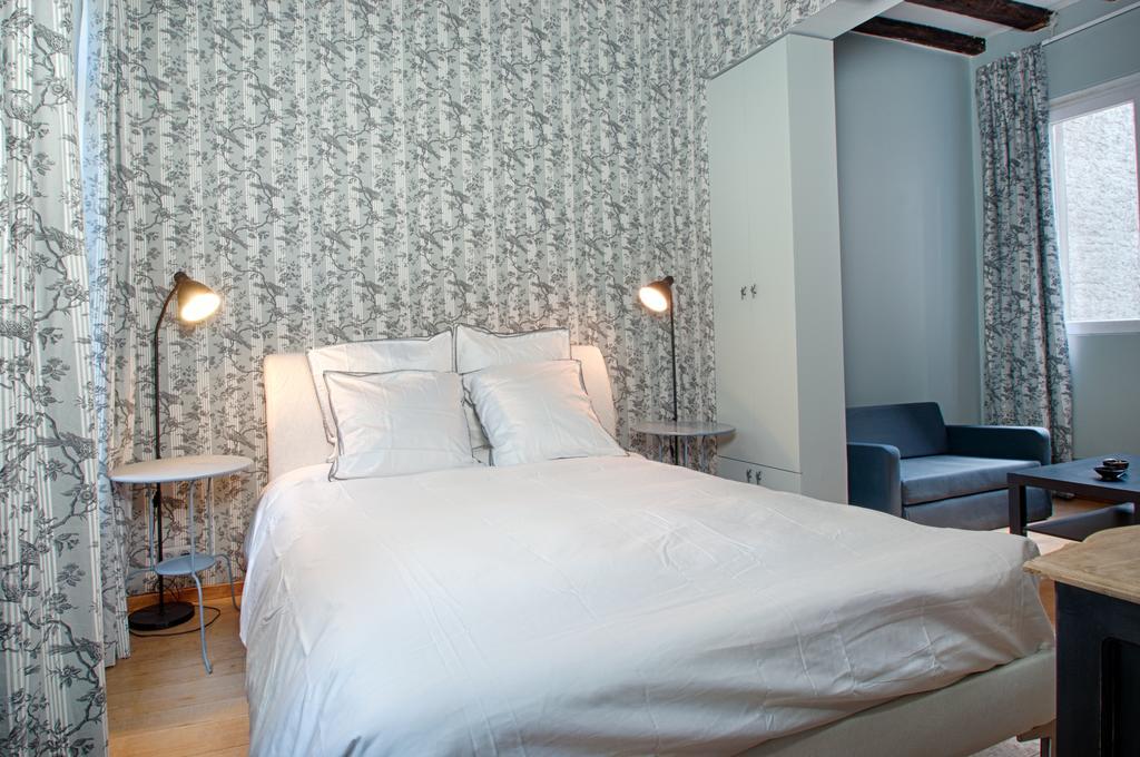 Be And Be Sablon Bed & Breakfast Brussels Room photo